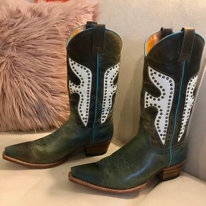 Frye Daisy Cowboy Boots